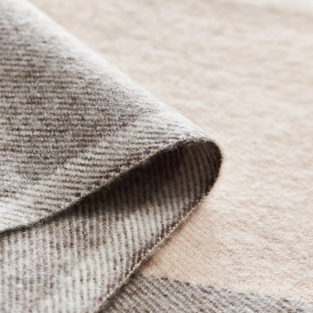 Paris Woven Throw Blanket — 140 × 170 cm